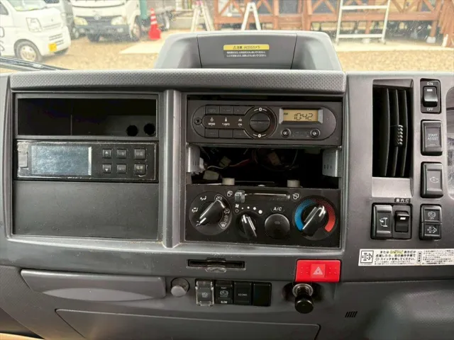 いすゞ エルフ 2RG-NLR88AN(2WD)の写真22