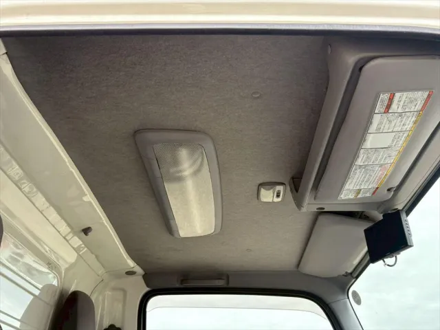 いすゞ エルフ 2RG-NLR88AN(2WD)の写真24