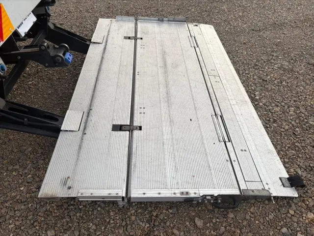 日野 レンジャー 2KG-FD2ABA(2WD)の写真12