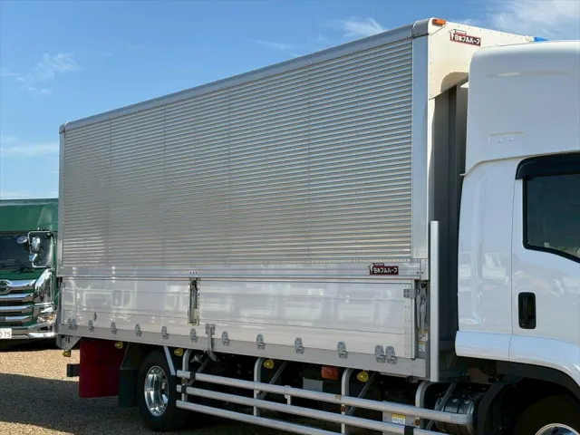 いすゞ フォワード 2RG-FTR90V4(2WD)の写真5