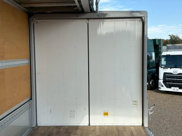 いすゞ フォワード 2RG-FTR90V4(2WD)の写真13