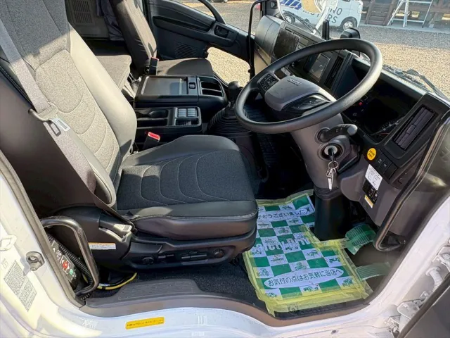 いすゞ フォワード 2RG-FTR90V4(2WD)の写真21