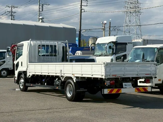 いすゞ フォワード 2PG-FRR90S2(2WD)の写真3