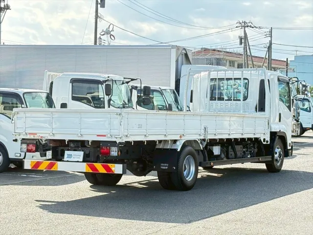 いすゞ フォワード 2PG-FRR90S2(2WD)の写真4