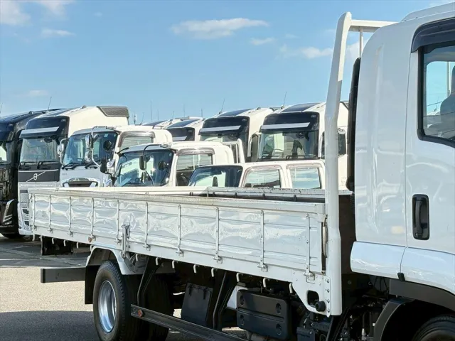 いすゞ フォワード 2PG-FRR90S2(2WD)の写真5