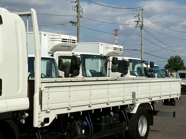 いすゞ フォワード 2PG-FRR90S2(2WD)の写真6