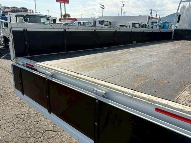 いすゞ フォワード 2PG-FRR90S2(2WD)の写真9