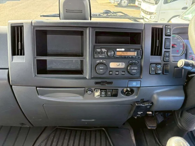 いすゞ フォワード 2PG-FRR90S2(2WD)の写真22