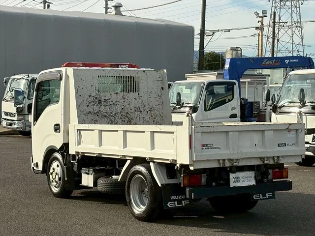 いすゞ エルフ 2RG-NKR88AT(2WD)の写真3