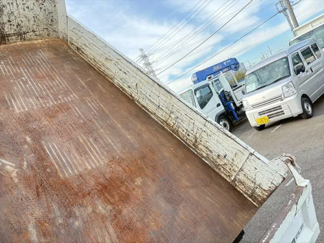 いすゞ エルフ 2RG-NKR88AT(2WD)の写真10