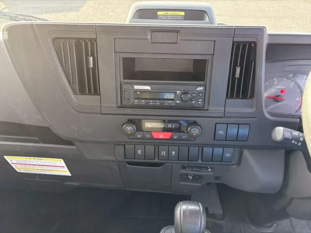 いすゞ エルフ 2RG-NKR88AT(2WD)の写真22