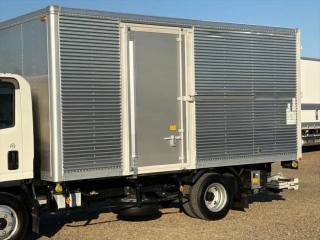 いすゞ エルフ 2RG-NPR88AN(2WD)の写真6