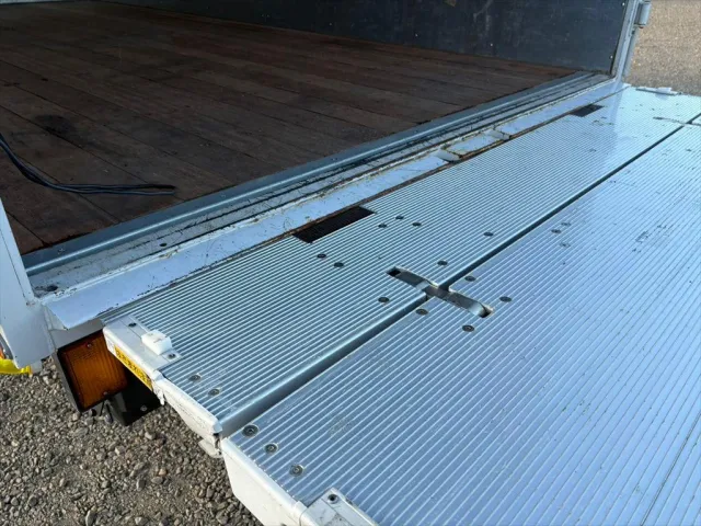 いすゞ エルフ 2RG-NPR88AN(2WD)の写真13