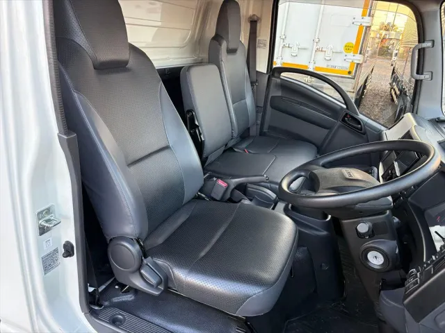いすゞ エルフ 2RG-NPR88AN(2WD)の写真21