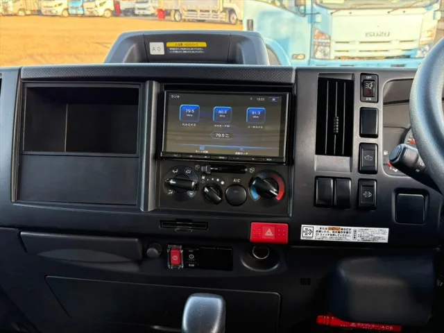 いすゞ エルフ 2RG-NPR88AN(2WD)の写真22