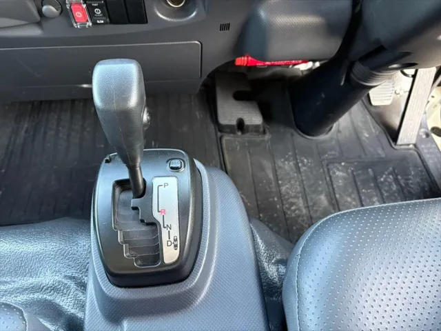 いすゞ エルフ 2RG-NPR88AN(2WD)の写真23