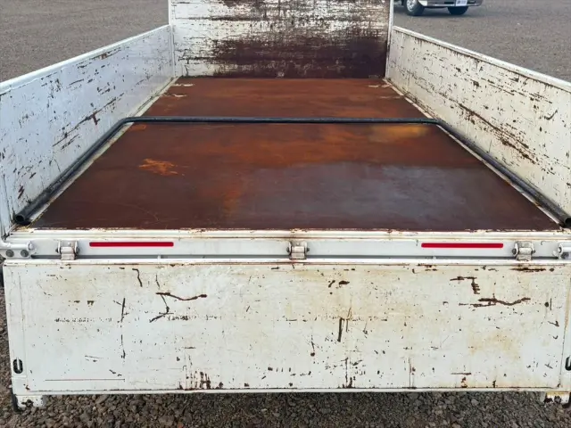 いすゞ エルフ 2RG-NJR88A(2WD)の写真8