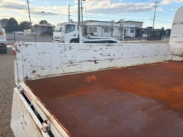 いすゞ エルフ 2RG-NJR88A(2WD)の写真9