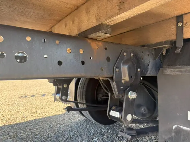 いすゞ エルフ 2RG-NJR88A(2WD)の写真15