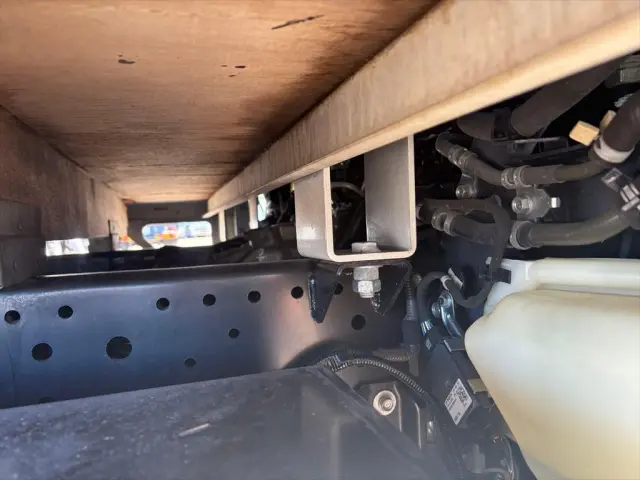 いすゞ エルフ 2RG-NJR88A(2WD)の写真17