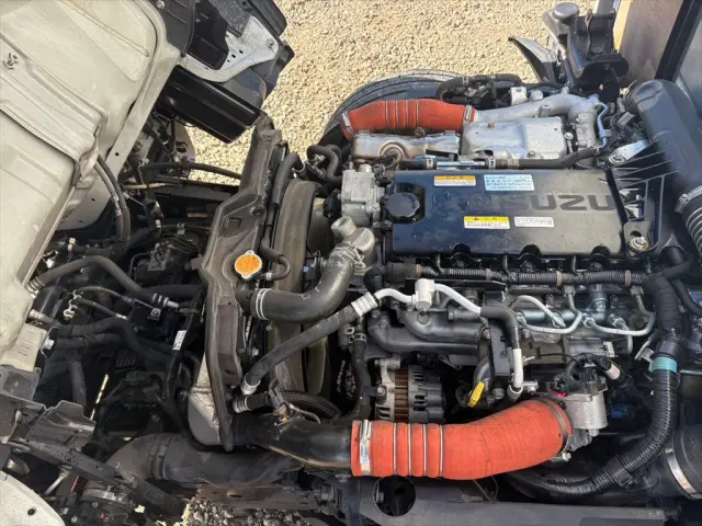 いすゞ エルフ 2RG-NJR88A(2WD)の写真18