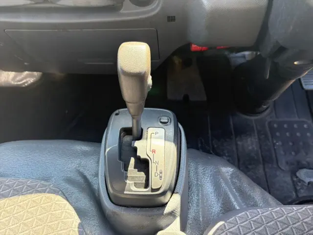 いすゞ エルフ 2RG-NJR88A(2WD)の写真23