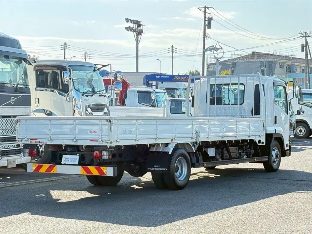 いすゞ フォワード 2PG-FRR90S2(2WD)の写真4