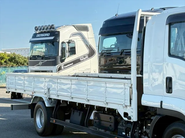 いすゞ フォワード 2PG-FRR90S2(2WD)の写真5