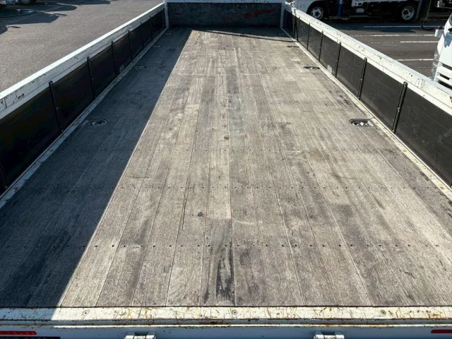 いすゞ フォワード 2PG-FRR90S2(2WD)の写真8