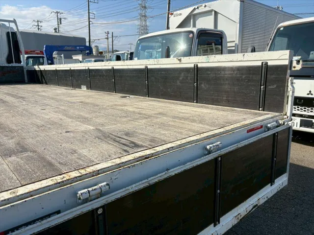 いすゞ フォワード 2PG-FRR90S2(2WD)の写真10