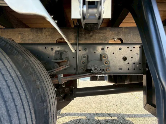 いすゞ フォワード 2PG-FRR90S2(2WD)の写真16