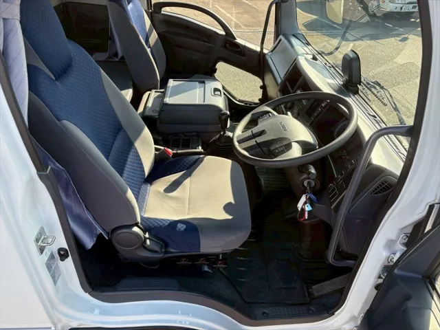 いすゞ フォワード 2PG-FRR90S2(2WD)の写真21