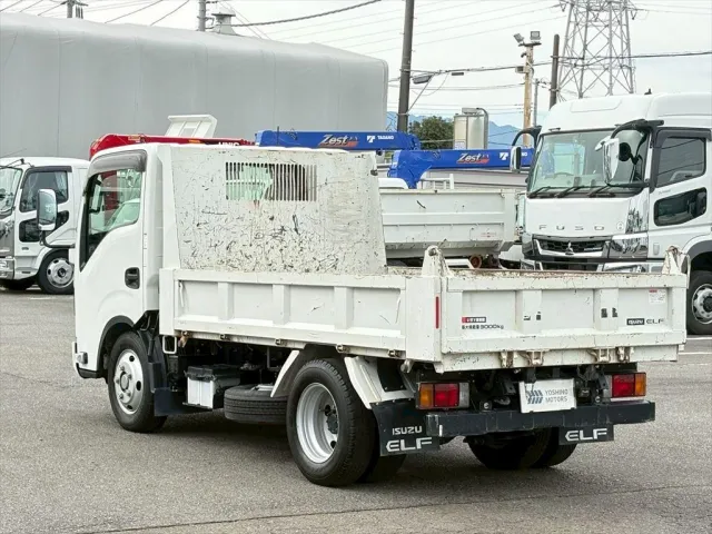 いすゞ エルフ 2RG-NKR88AT(2WD)の写真3