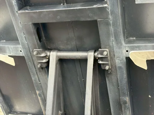 いすゞ エルフ 2RG-NKR88AT(2WD)の写真14