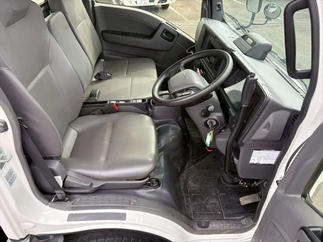 いすゞ エルフ 2RG-NKR88AT(2WD)の写真21