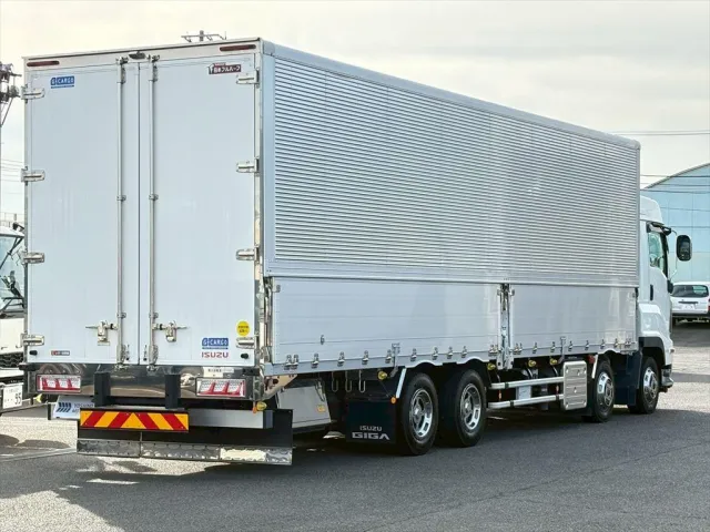 いすゞ ギガ 2PG-CYJ77C(8x4)の写真4