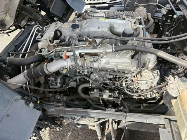 いすゞ ギガ 2PG-CYJ77C(8x4)の写真18