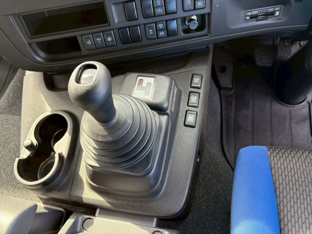 いすゞ ギガ 2PG-CYJ77C(8x4)の写真23