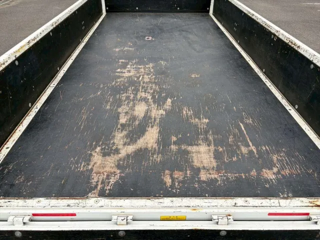 三菱 キャンター 2RG-FEA80(2WD)の写真8