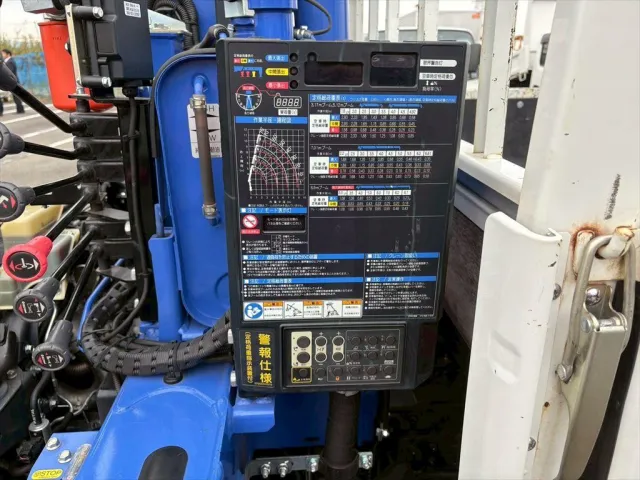 三菱 キャンター 2RG-FEA80(2WD)の写真14