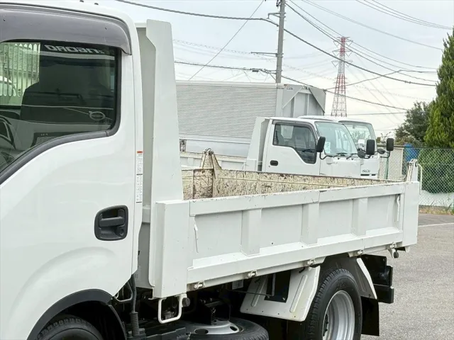 いすゞ エルフ 2RG-NKR88AT(2WD)の写真6