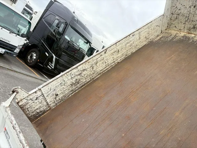 いすゞ エルフ 2RG-NKR88AT(2WD)の写真9