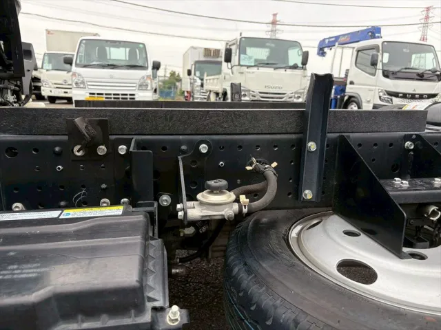 いすゞ エルフ 2RG-NKR88AT(2WD)の写真18