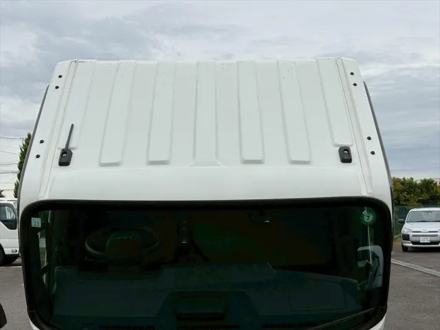 いすゞ エルフ 2RG-NKR88AT(2WD)の写真20