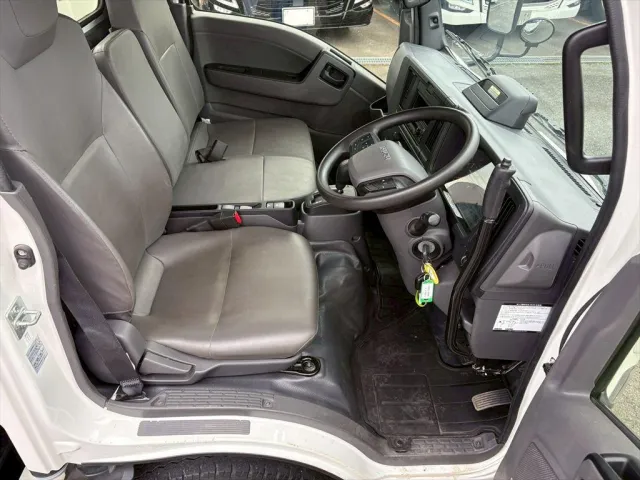 いすゞ エルフ 2RG-NKR88AT(2WD)の写真21