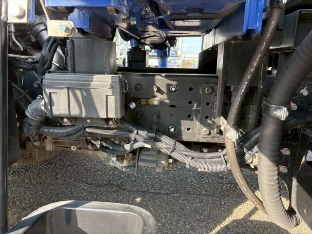 三菱 キャンター 2RG-FEAV0(2WD)の写真16