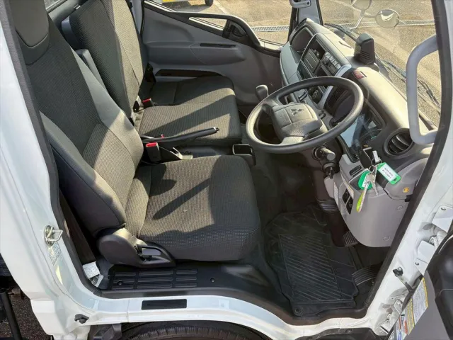 三菱 キャンター 2RG-FEAV0(2WD)の写真21