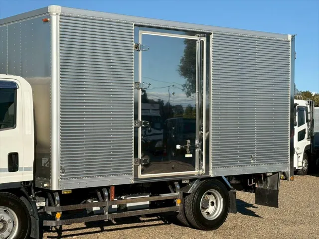 いすゞ エルフ 2RG-NPR88YN(2WD)の写真6