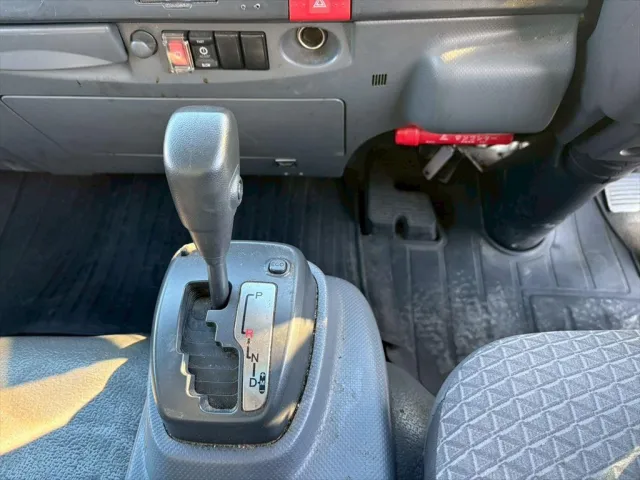 いすゞ エルフ 2RG-NPR88YN(2WD)の写真23