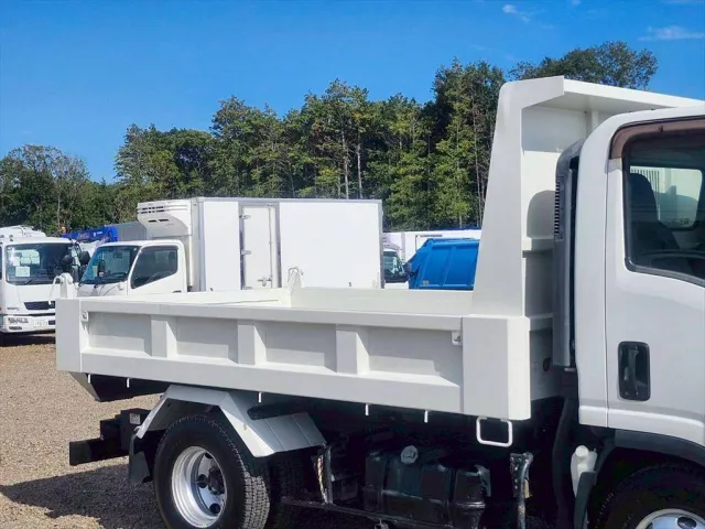 いすゞ エルフ TKG-NPR85YN(2WD)の写真5